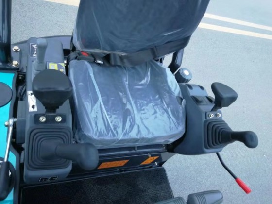 DL20U液壓小型挖掘機(jī)--熱銷農(nóng)用挖掘機(jī)