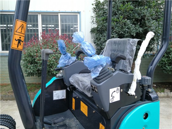 DL 18X微小型挖掘機(jī)